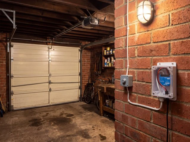 Styrning av garageport - Bild 8
